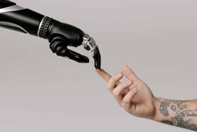 Using Artificial Intelligence in Learning and Development: Opportunities and Challenges